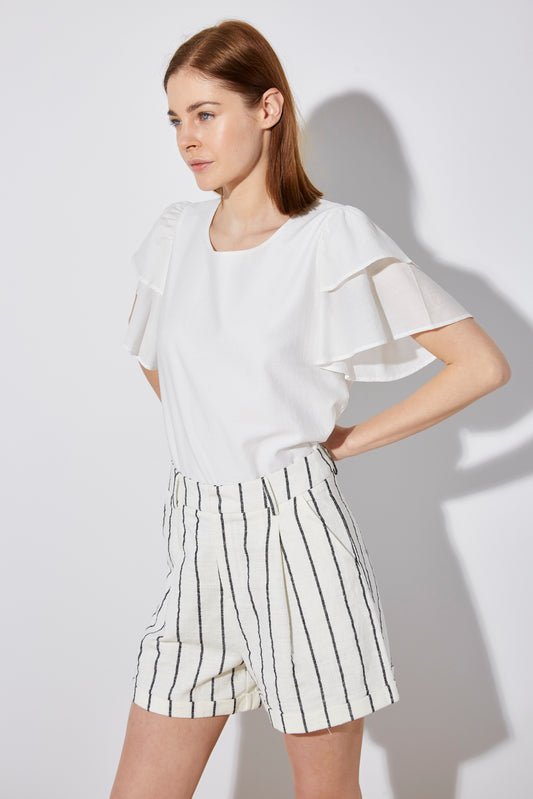 WHITE TOP WITH RUFFLED SLEEVES