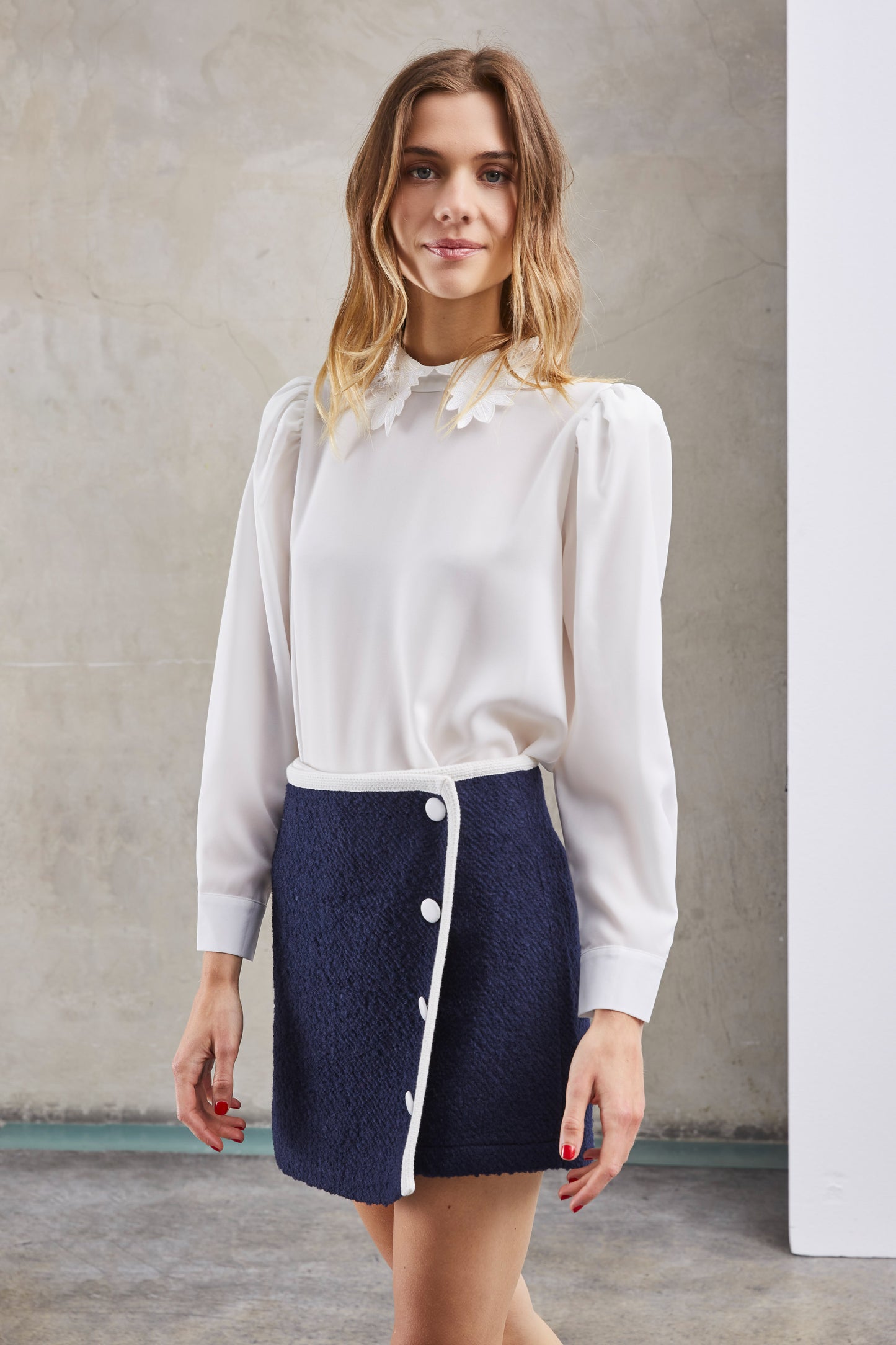 BLOUSE BLANCHE À COL PAILLETÉ