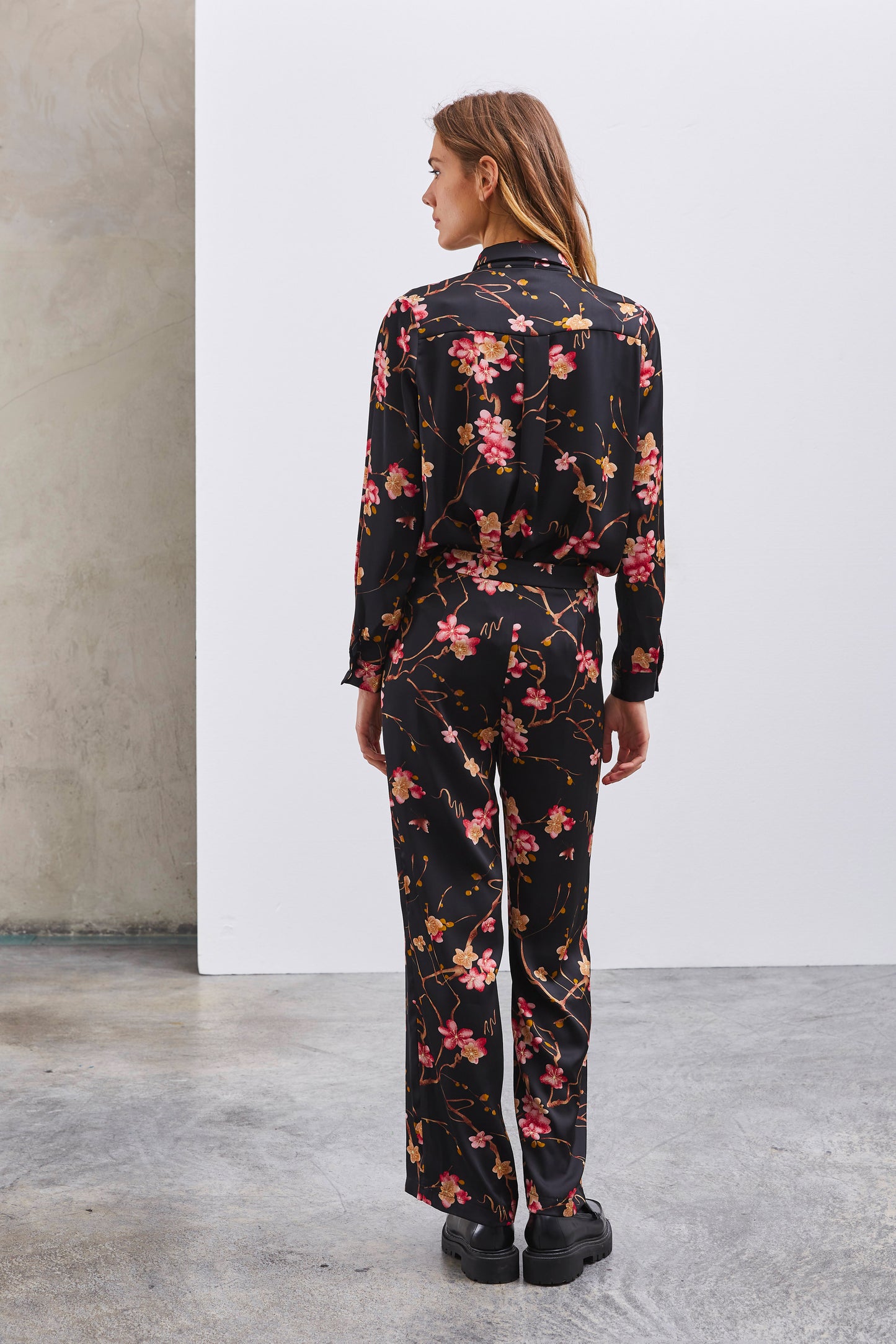 FLUID FLOWER PRINT TROUSERS